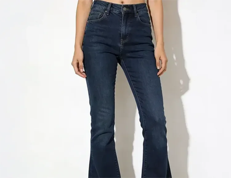 Demokratyczny mundur współczesnego świata