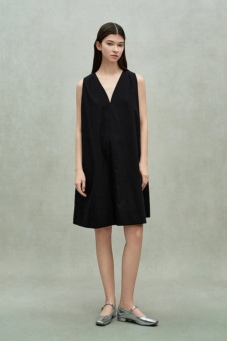 Damska bawełniana, swobodna sukienka z głębokim dekoltem w kształcie litery V